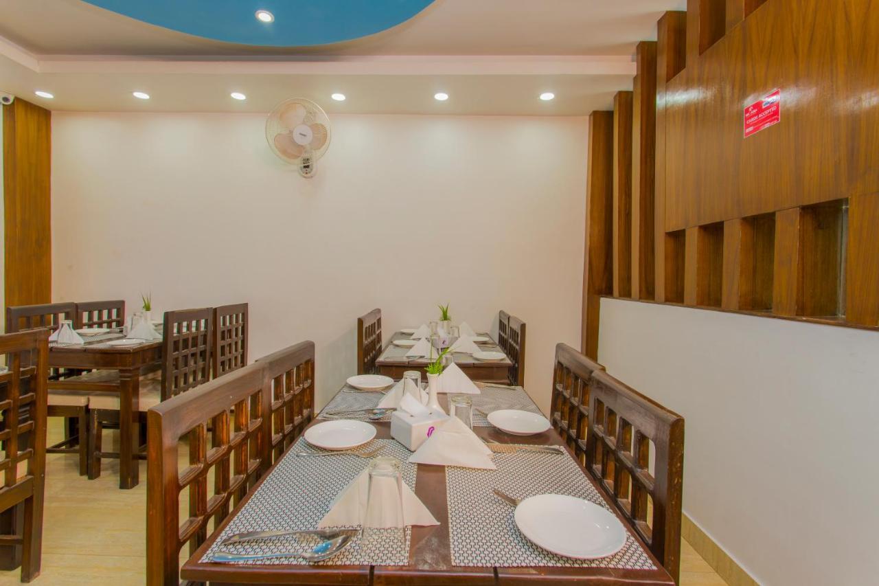 Hotel Lakeside Pvt. Ltd. Pokhara Exteriör bild