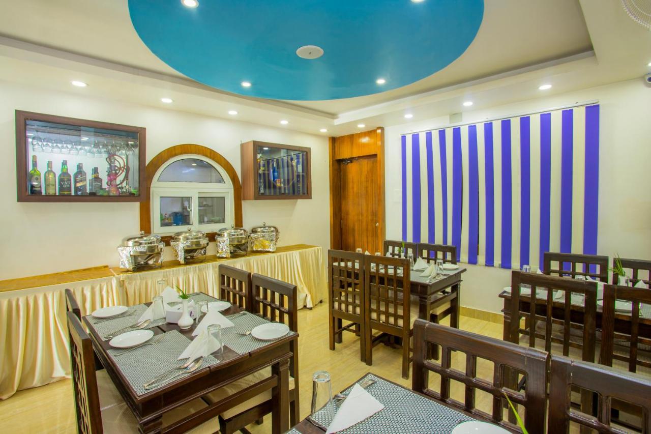 Hotel Lakeside Pvt. Ltd. Pokhara Exteriör bild