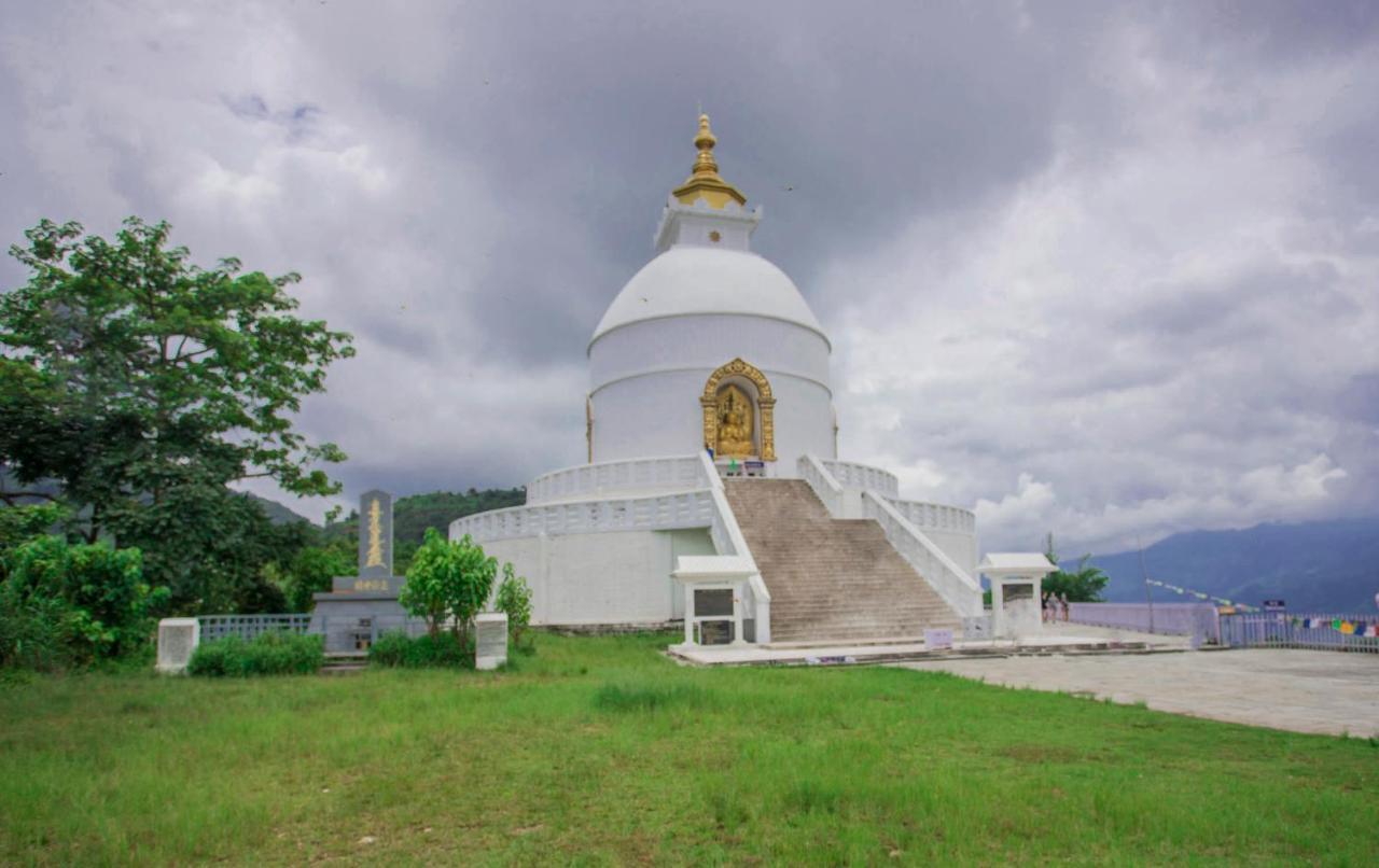 Hotel Lakeside Pvt. Ltd. Pokhara Exteriör bild