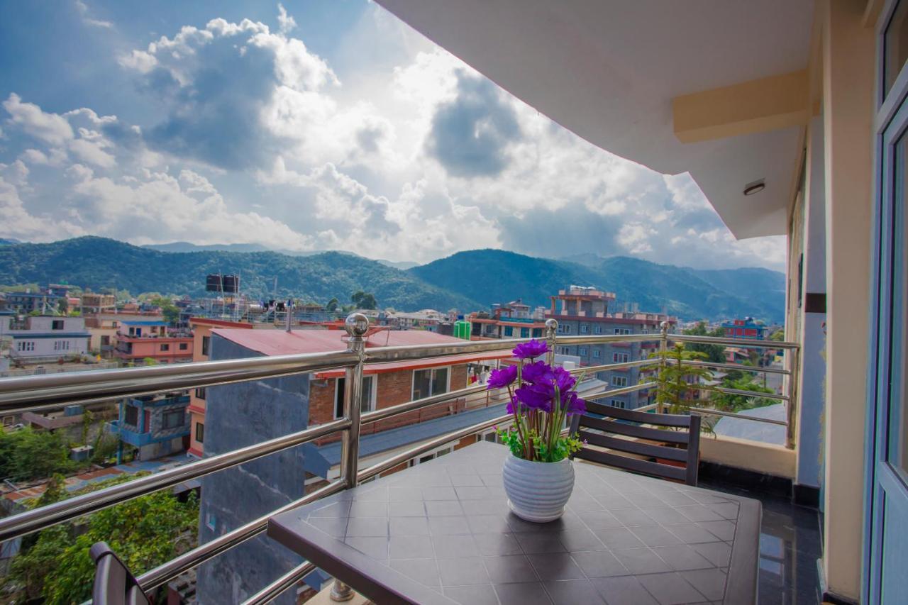 Hotel Lakeside Pvt. Ltd. Pokhara Exteriör bild