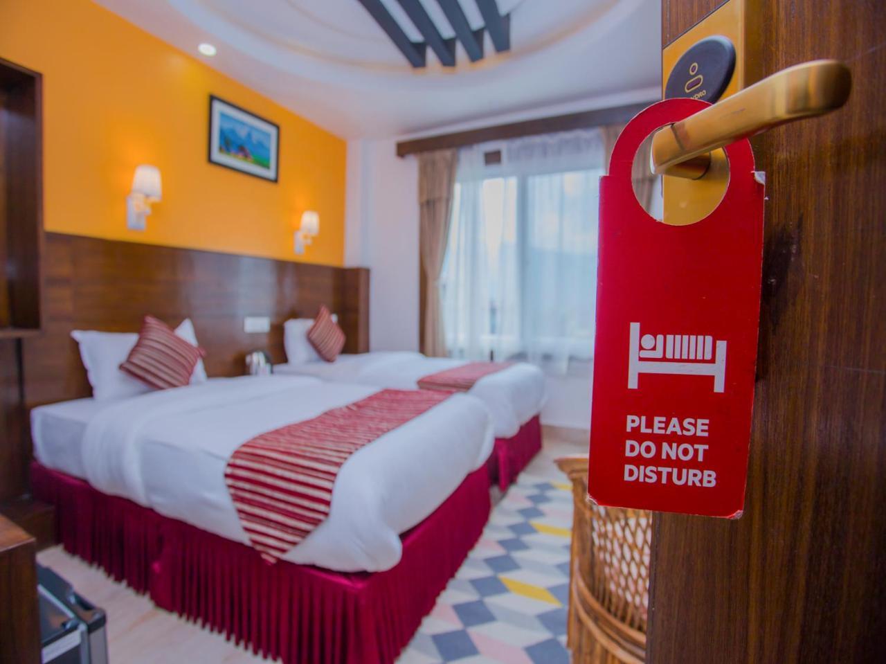Hotel Lakeside Pvt. Ltd. Pokhara Exteriör bild