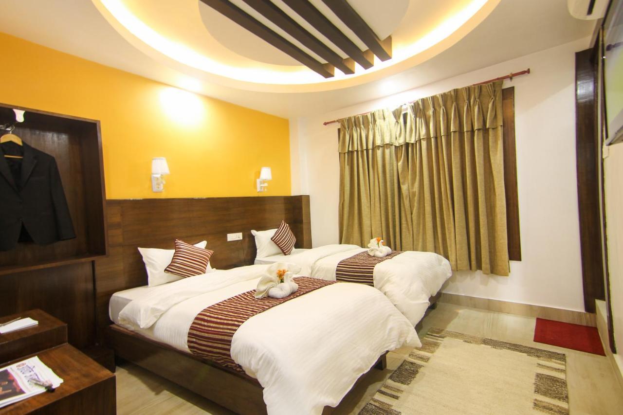 Hotel Lakeside Pvt. Ltd. Pokhara Exteriör bild