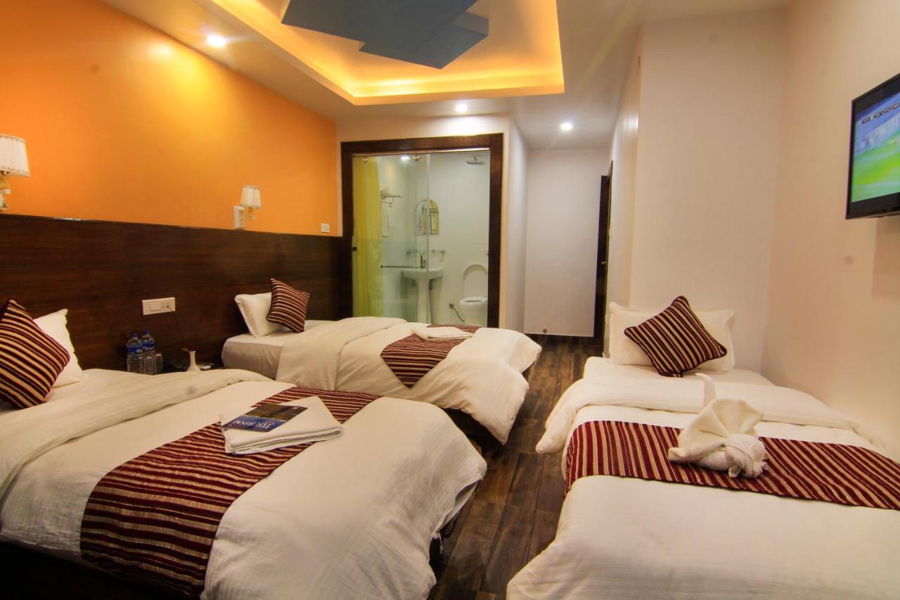 Hotel Lakeside Pvt. Ltd. Pokhara Exteriör bild