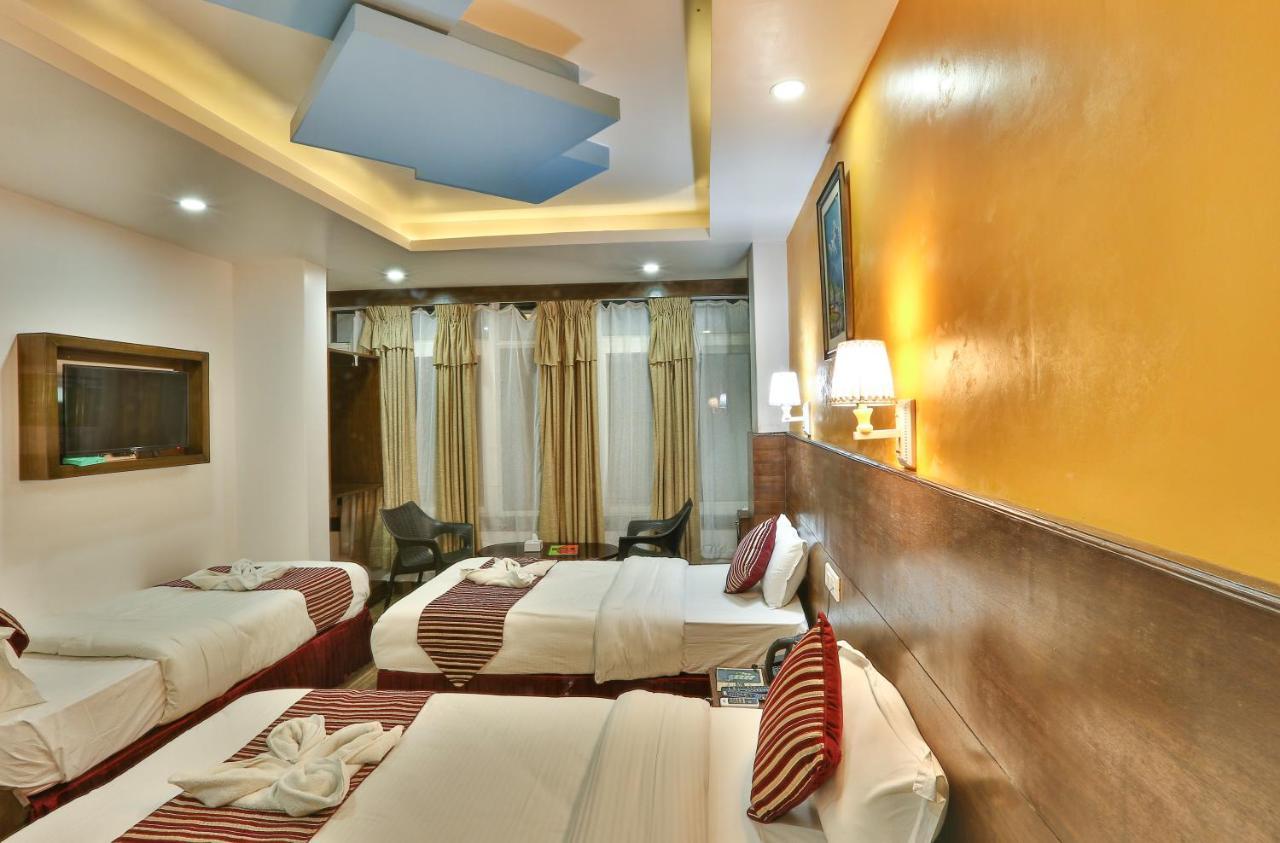 Hotel Lakeside Pvt. Ltd. Pokhara Exteriör bild