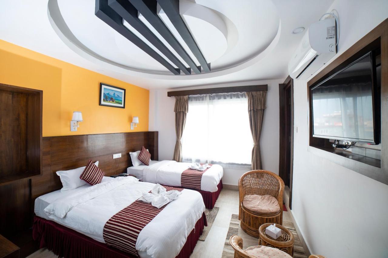 Hotel Lakeside Pvt. Ltd. Pokhara Exteriör bild