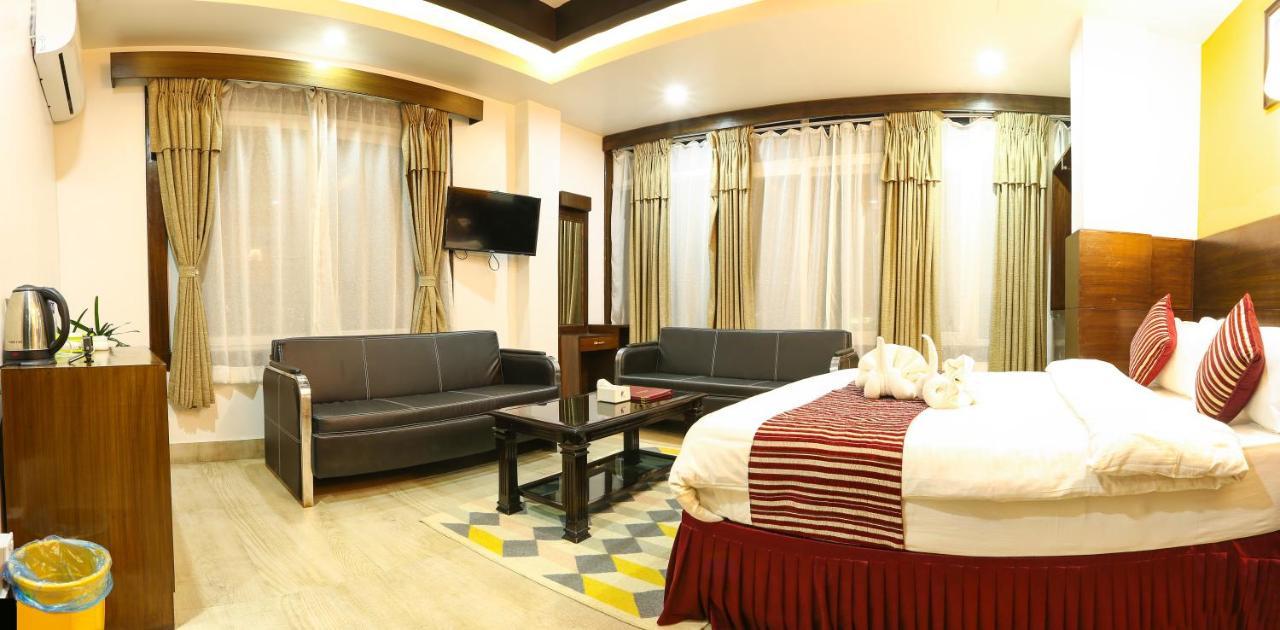 Hotel Lakeside Pvt. Ltd. Pokhara Exteriör bild