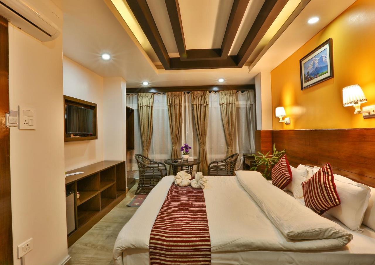 Hotel Lakeside Pvt. Ltd. Pokhara Exteriör bild