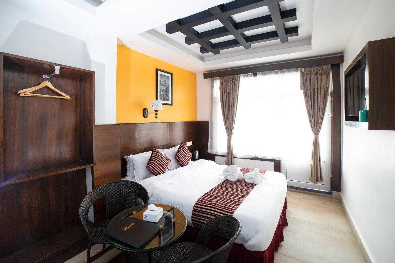 Hotel Lakeside Pvt. Ltd. Pokhara Exteriör bild