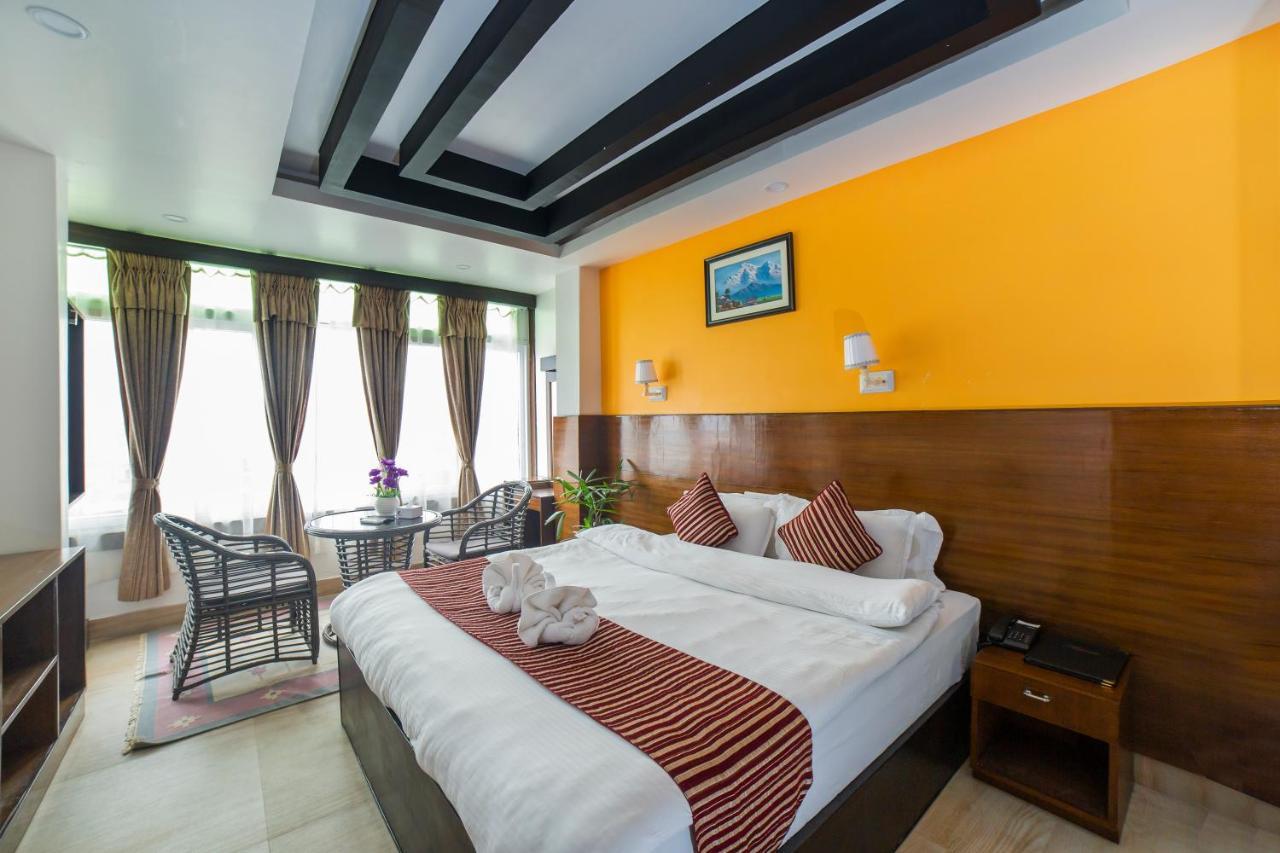 Hotel Lakeside Pvt. Ltd. Pokhara Exteriör bild
