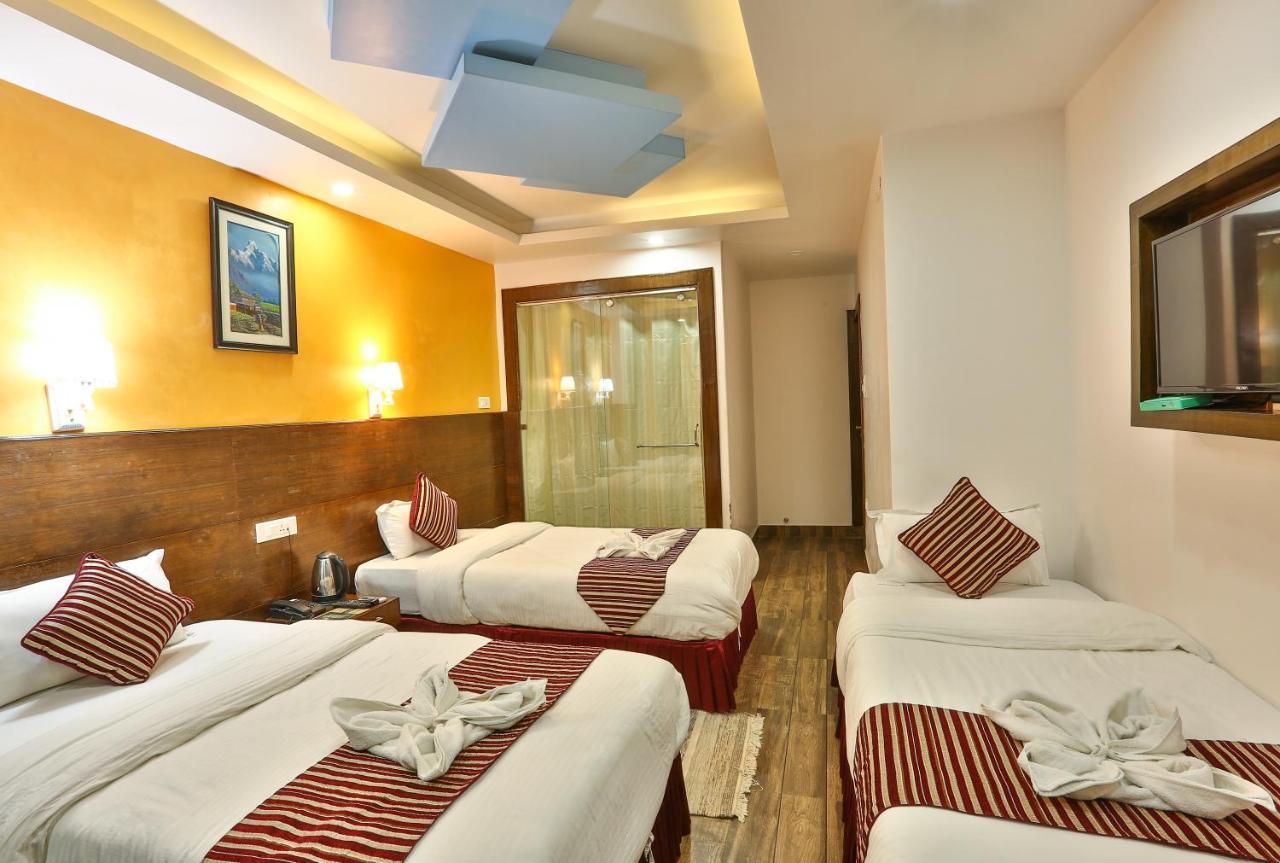 Hotel Lakeside Pvt. Ltd. Pokhara Exteriör bild