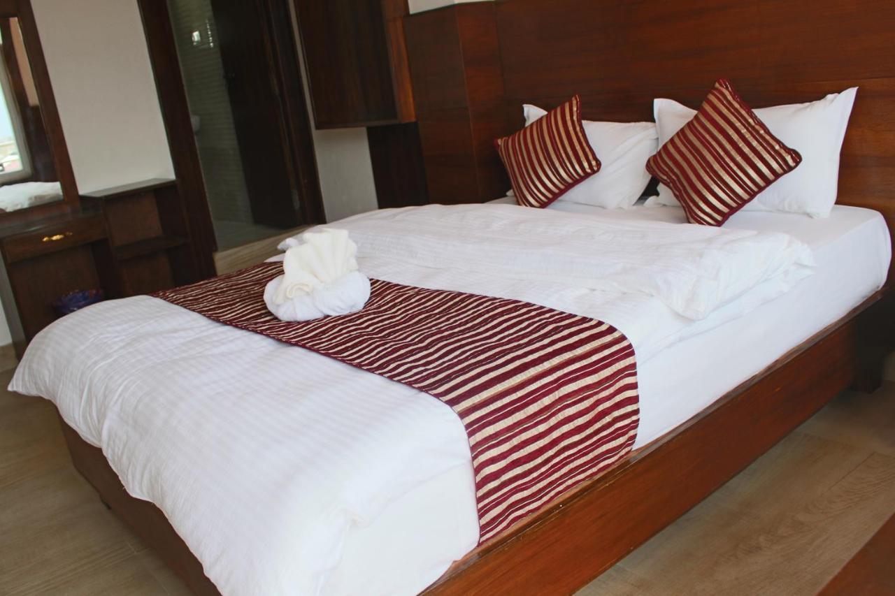 Hotel Lakeside Pvt. Ltd. Pokhara Exteriör bild
