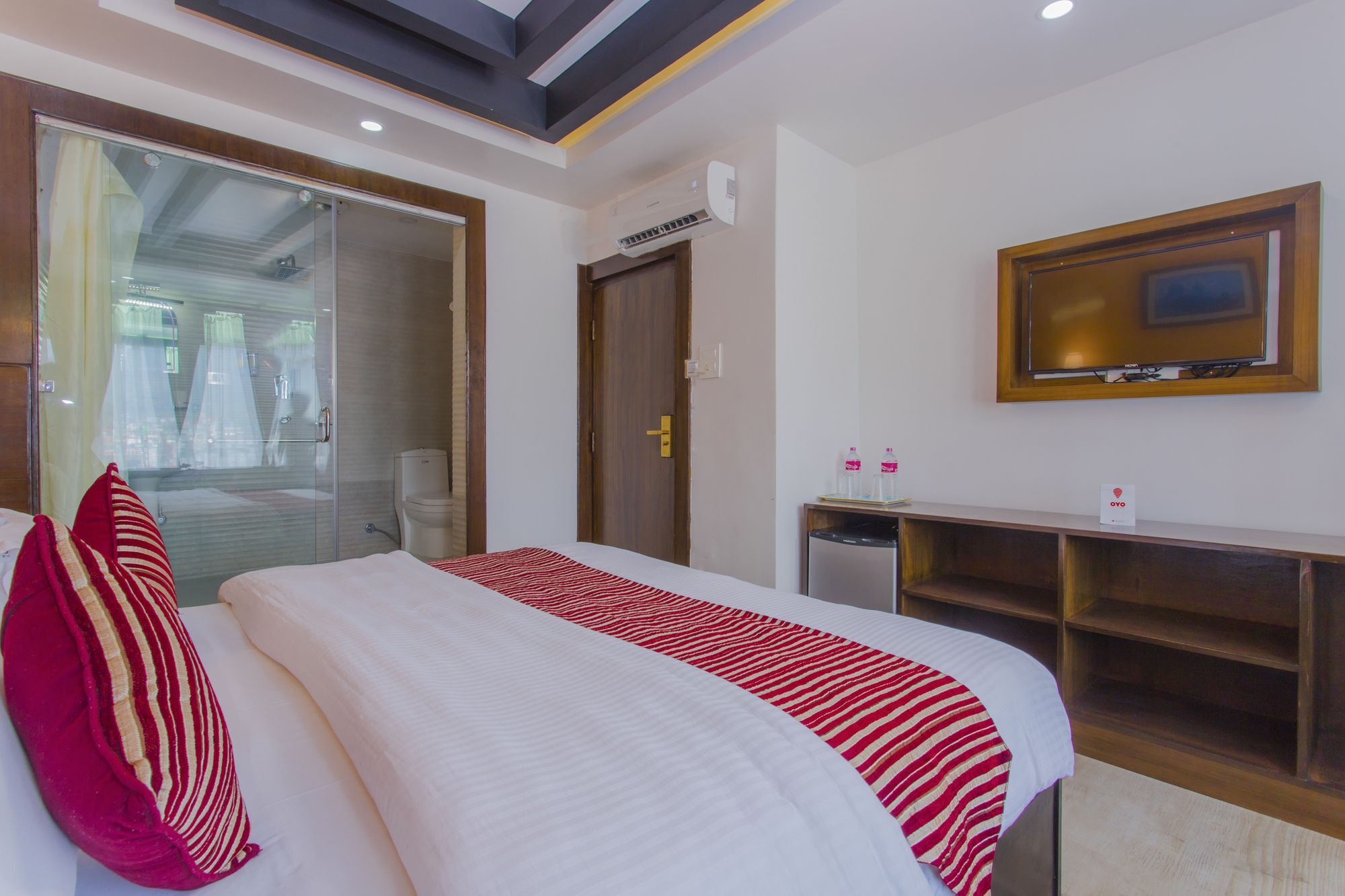 Hotel Lakeside Pvt. Ltd. Pokhara Exteriör bild